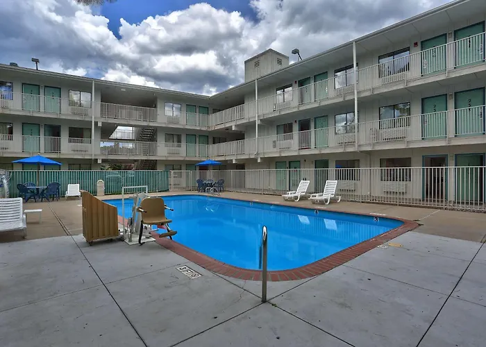 Hotel 6-flagstaff, Az - West - Woodland Village
