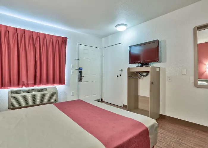 Hotel 6-flagstaff, Az - West - Woodland Village 3*