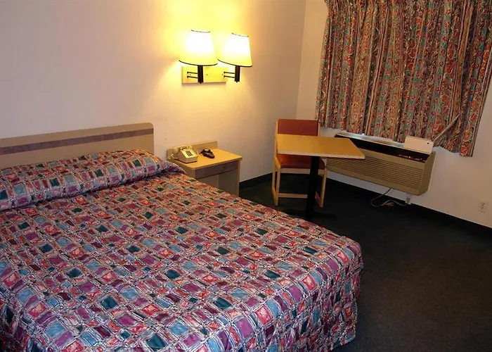 Hotel 6-flagstaff, Az - West - Woodland Village