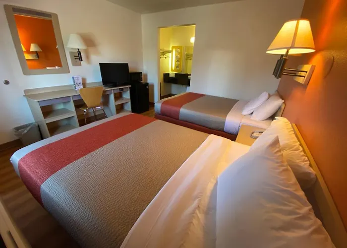 Hotel 6-flagstaff, Az - West - Woodland Village 3*
